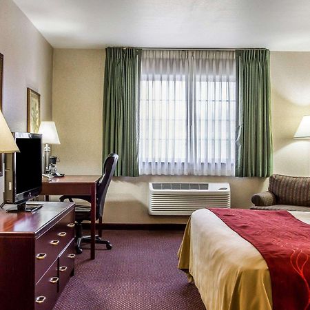 Quality Inn & Suites Fort Madison Near Hwy 61 Εξωτερικό φωτογραφία