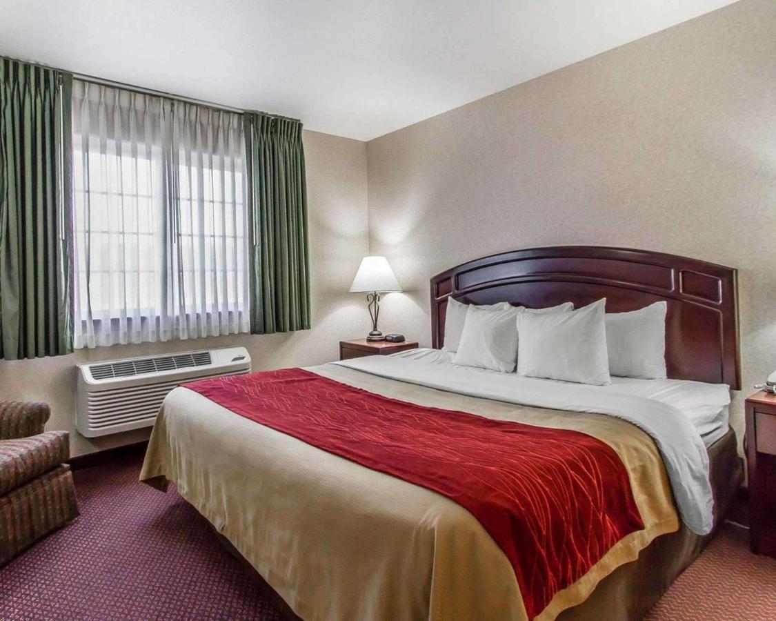 Quality Inn & Suites Fort Madison Near Hwy 61 Εξωτερικό φωτογραφία