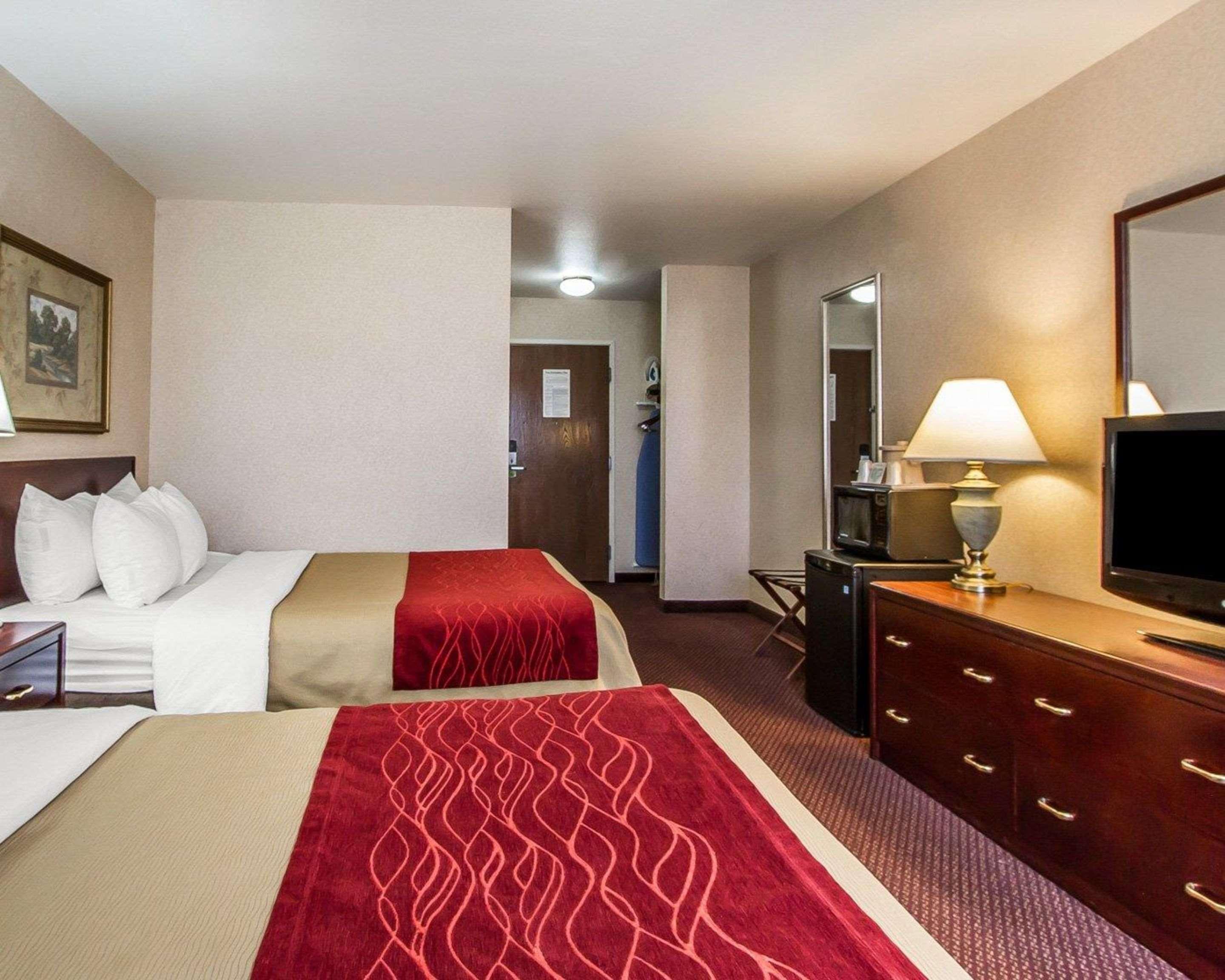 Quality Inn & Suites Fort Madison Near Hwy 61 Εξωτερικό φωτογραφία