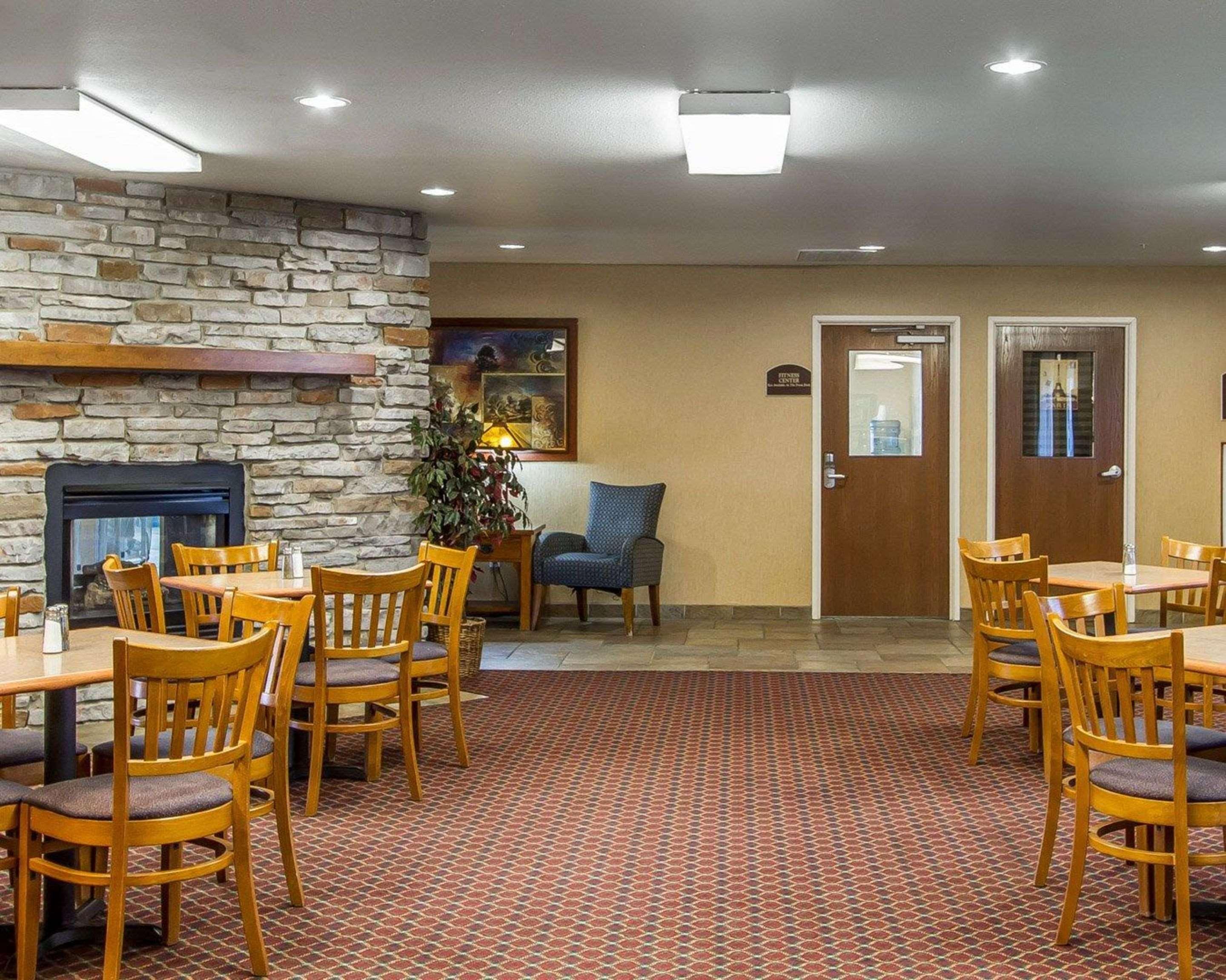 Quality Inn & Suites Fort Madison Near Hwy 61 Εξωτερικό φωτογραφία