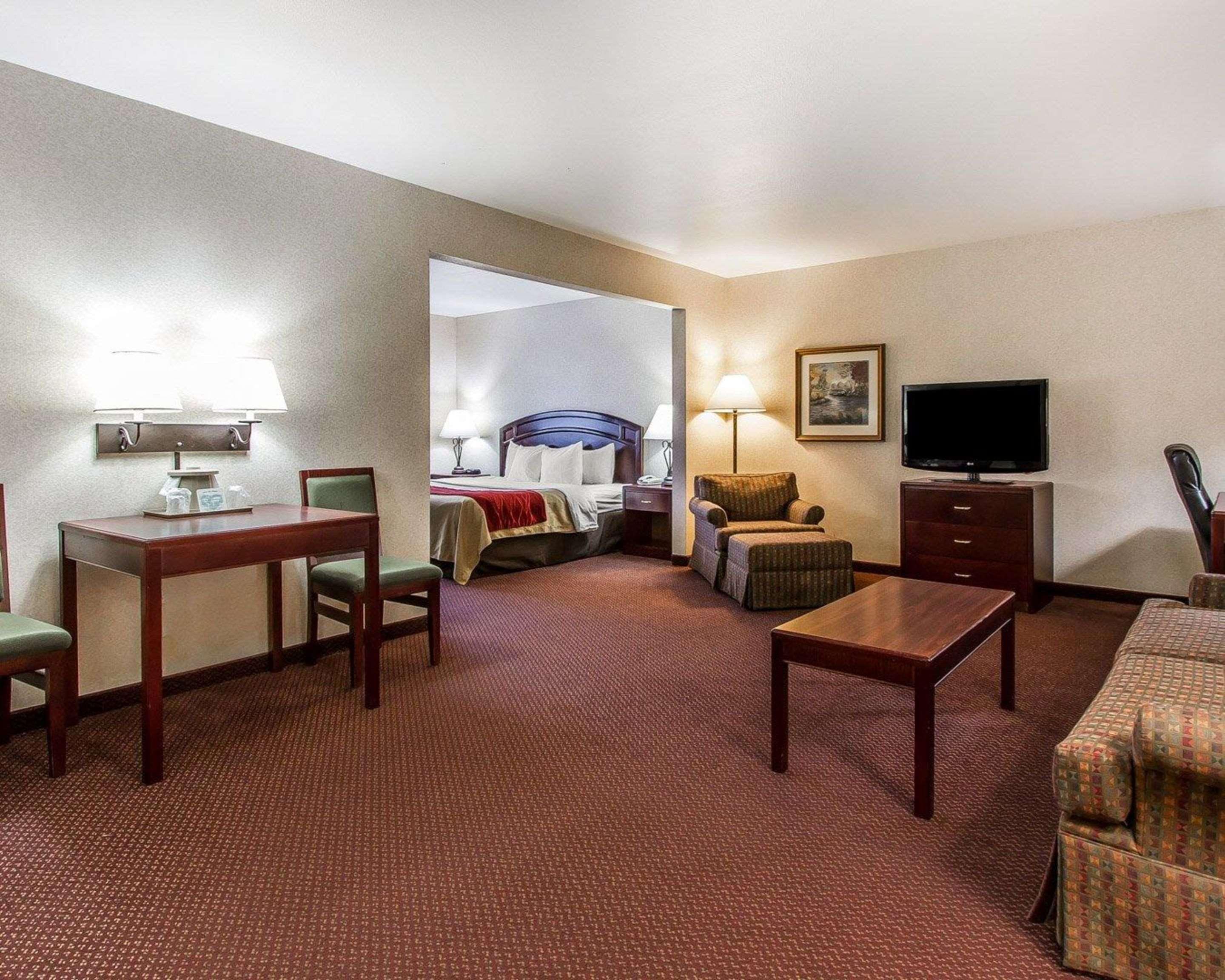 Quality Inn & Suites Fort Madison Near Hwy 61 Εξωτερικό φωτογραφία