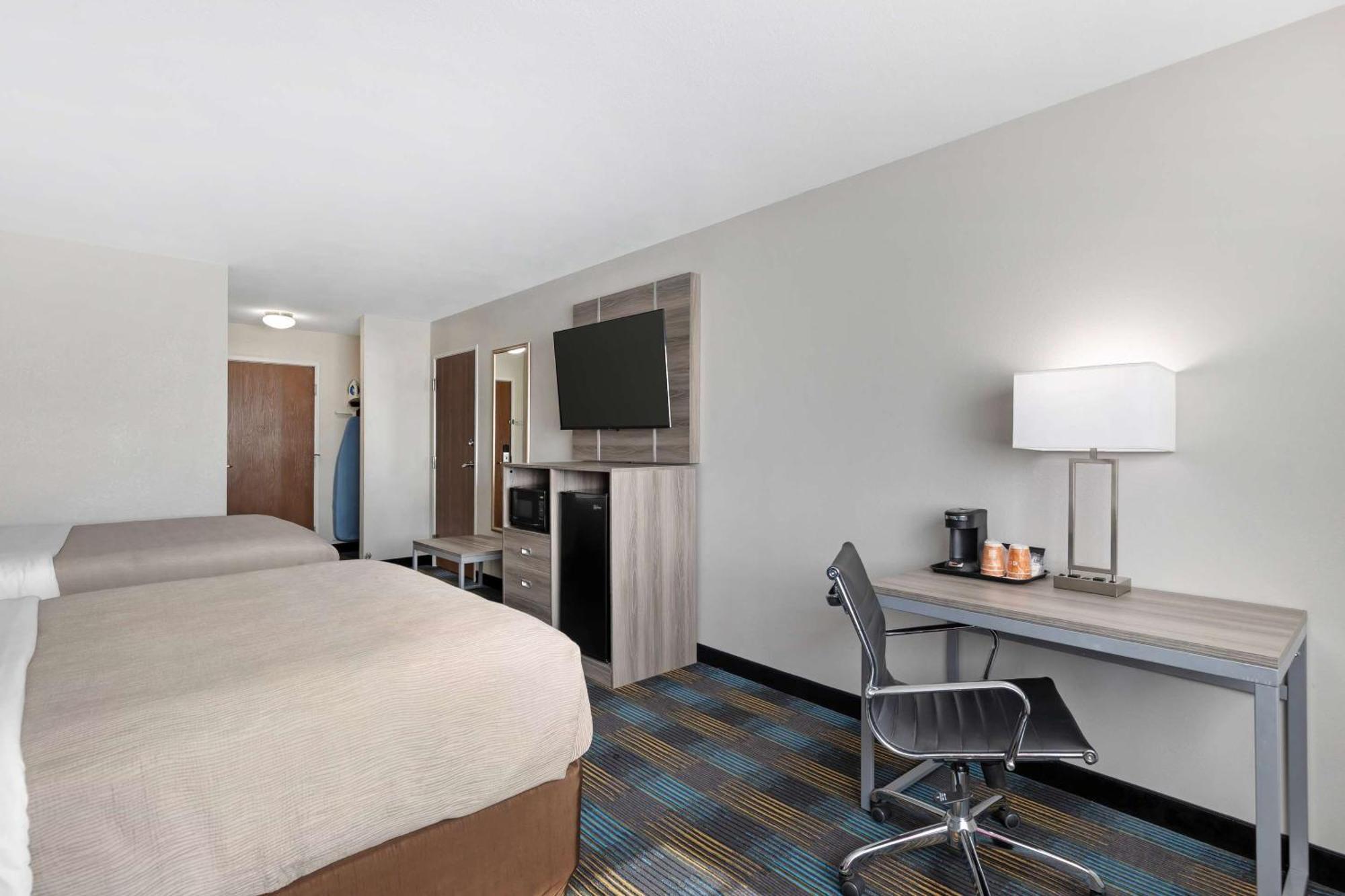 Quality Inn & Suites Fort Madison Near Hwy 61 Εξωτερικό φωτογραφία