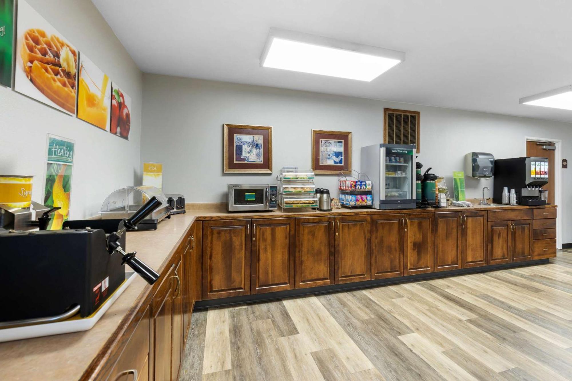 Quality Inn & Suites Fort Madison Near Hwy 61 Εξωτερικό φωτογραφία