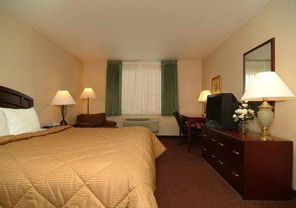 Quality Inn & Suites Fort Madison Near Hwy 61 Εξωτερικό φωτογραφία