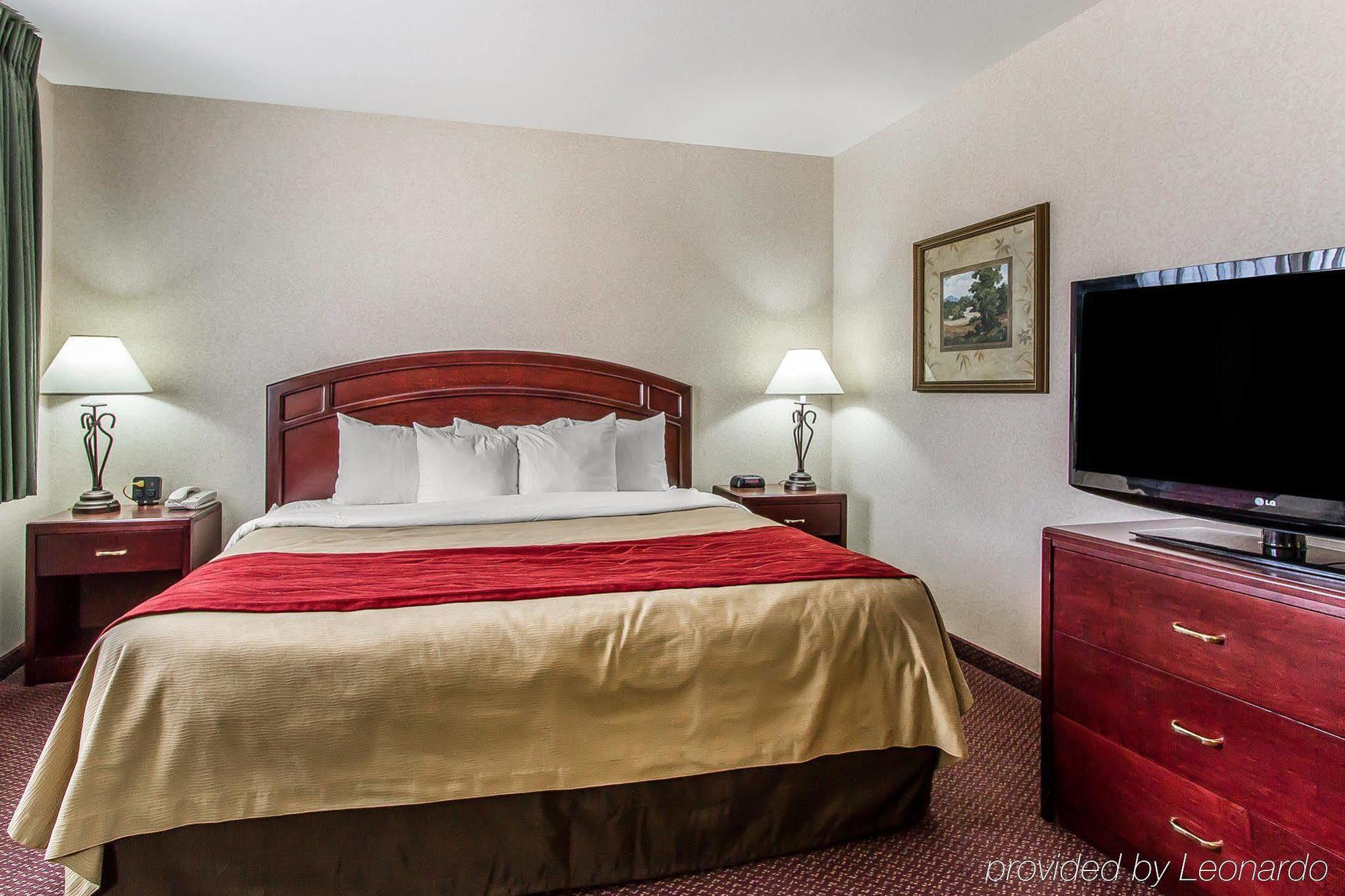 Quality Inn & Suites Fort Madison Near Hwy 61 Εξωτερικό φωτογραφία