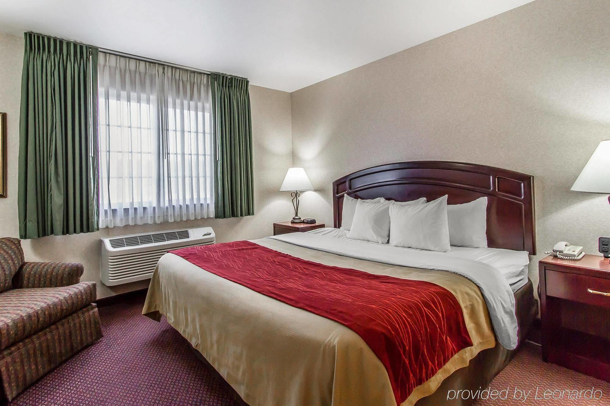 Quality Inn & Suites Fort Madison Near Hwy 61 Εξωτερικό φωτογραφία