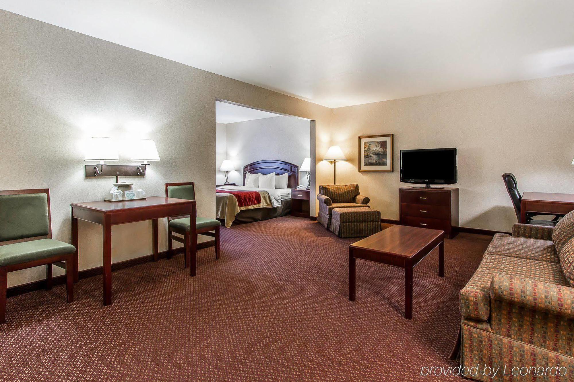 Quality Inn & Suites Fort Madison Near Hwy 61 Εξωτερικό φωτογραφία